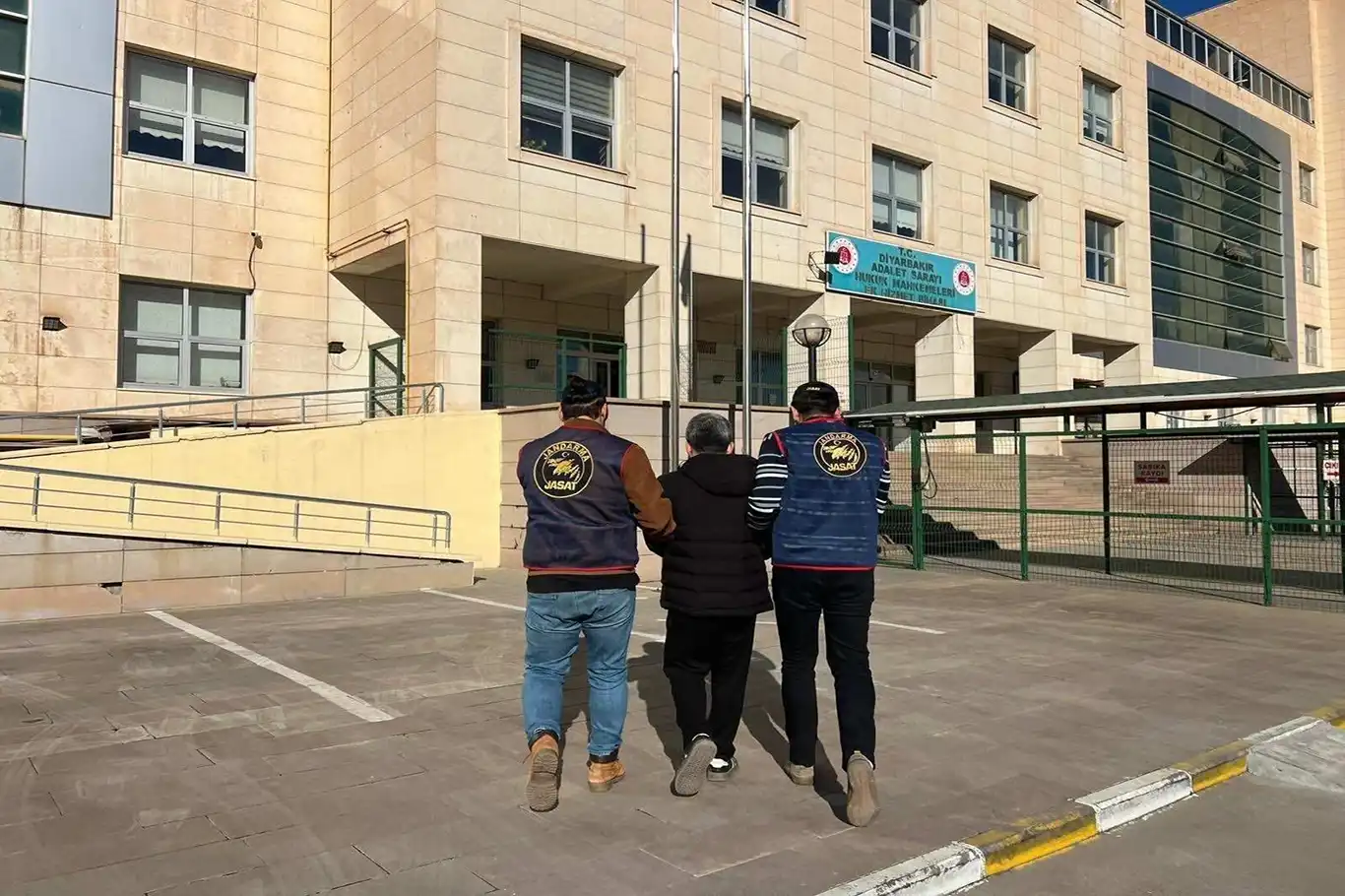 Diyarbakır’da ağır suçlardan aranan 110 kişi yakalandı
