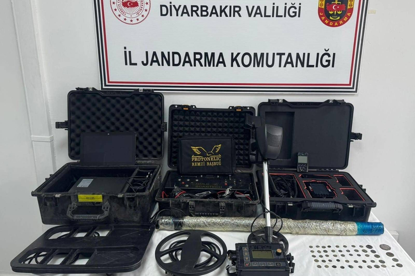Diyarbakır’da kaçakçılık operasyonları: Çok sayıda kaçak ürün ele geçirildi