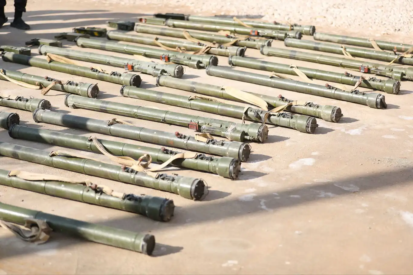 الداخلية السورية تعلن ضبط صواريخ مضادة للطائرات بدير الزور معدة للتهريب