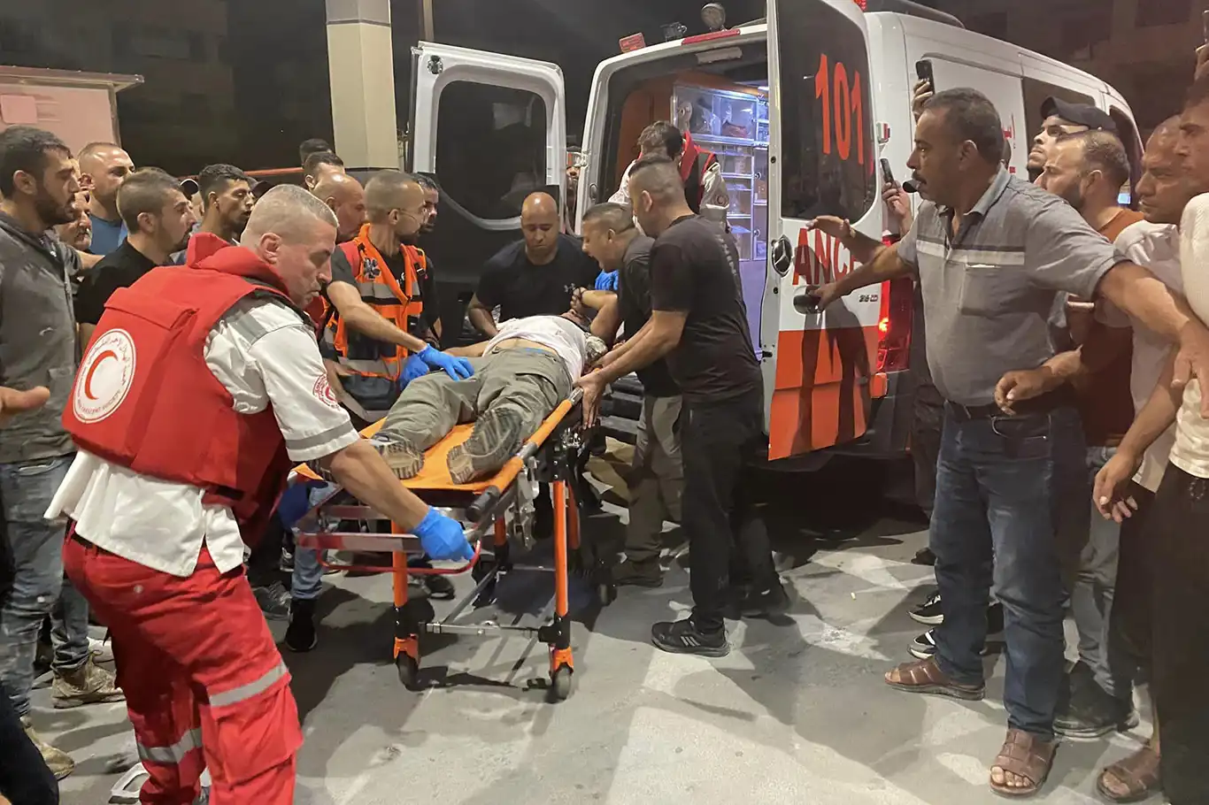 Batı Şeria genelinde işgalci baskınları: 3 yaralı