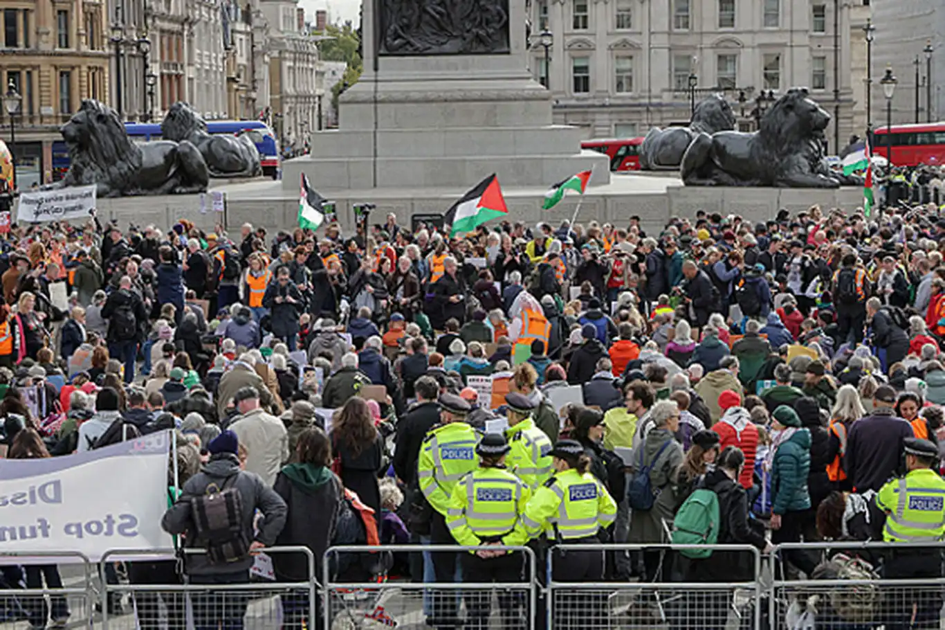Londra’da Filistin aktivistlerine destek eylemi
