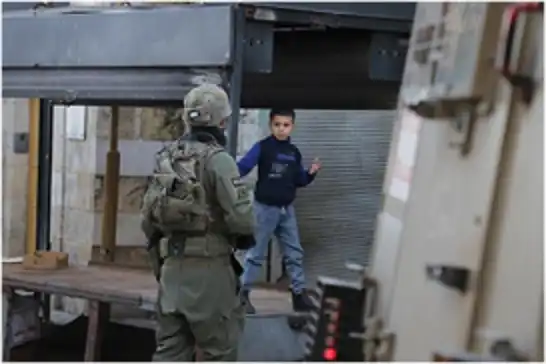 Batı Şeria’da işgal saldırılarında 3 kişi yaralandı onlarca kişi alıkonuldu