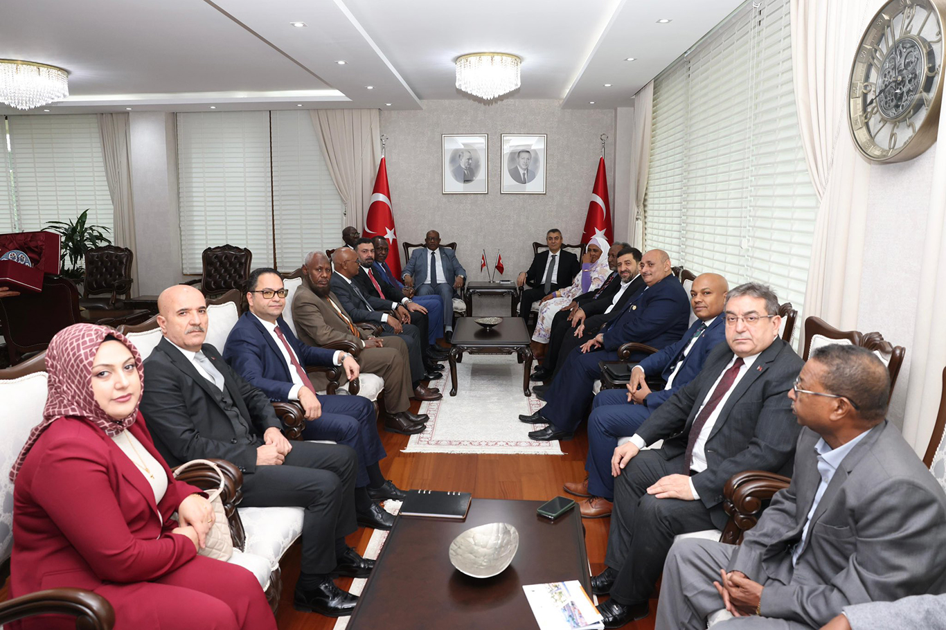 Mersin Valisi Atilla Toros, Sudan Kızıldeniz Eyaleti Valisi’ni Kabul Etti