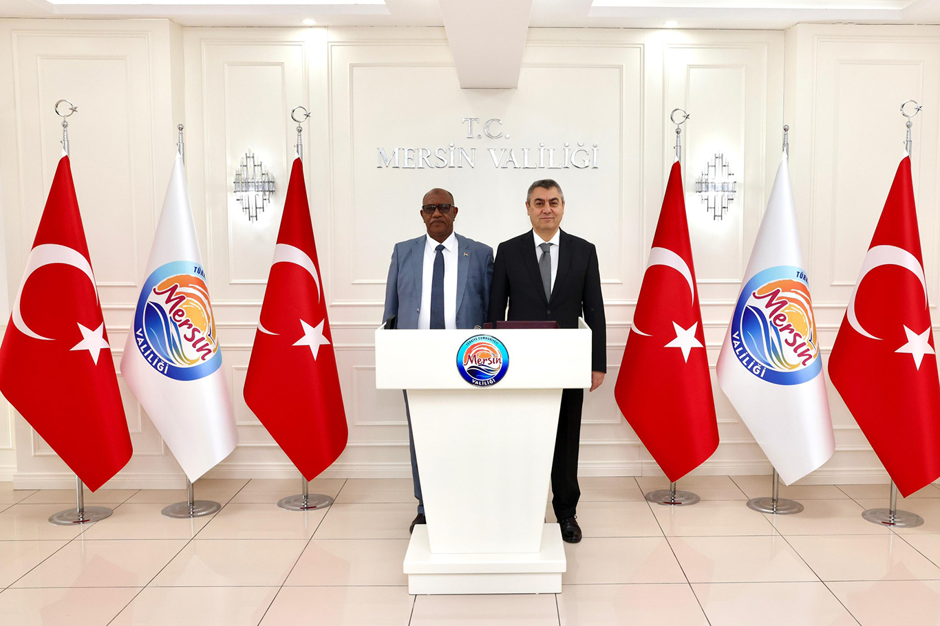Mersin Valisi Atilla Toros, Sudan Kızıldeniz Eyaleti Valisi’ni Kabul Etti