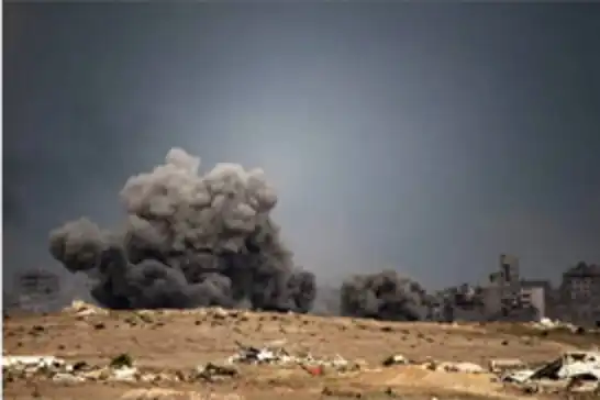 رغم وقف إطلاق النار..غارات جوية وقصف مدفعي للاحتلال على غزة