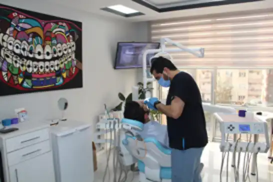 Diş Hekimi Deniz: Diş sağlığı için sağlıklı beslenme ve düzenli fırçalama şart