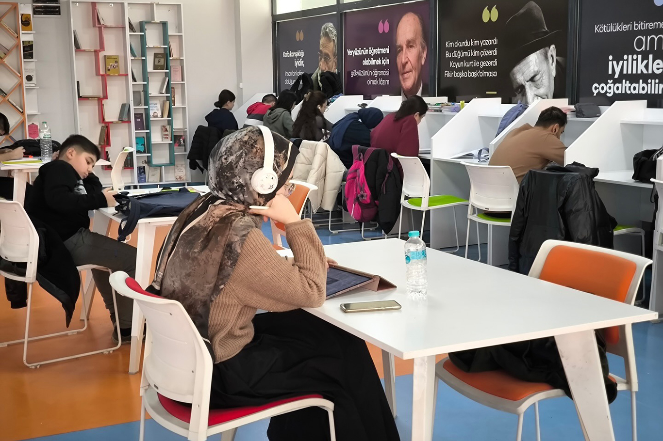 Malatya'daki kütüphane gençlerin buluşma noktası oldu!