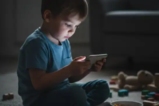 Kısa video bağımlılığı çocuklarda dikkat eksikliğine ve okulda başarısızlığa neden oluyor