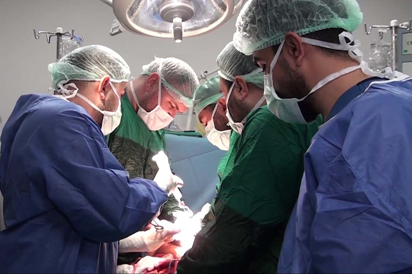 Balıklıgöl Devlet Hastanesi’nde 25 santimetrelik dev kist başarıyla alındı