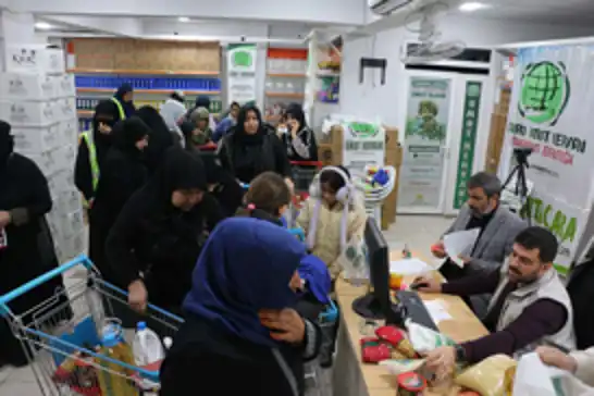 Şanlıurfa'da Umut Kervanı’ndan Regaib Gecesi’nde yüzlerce aileye yardım