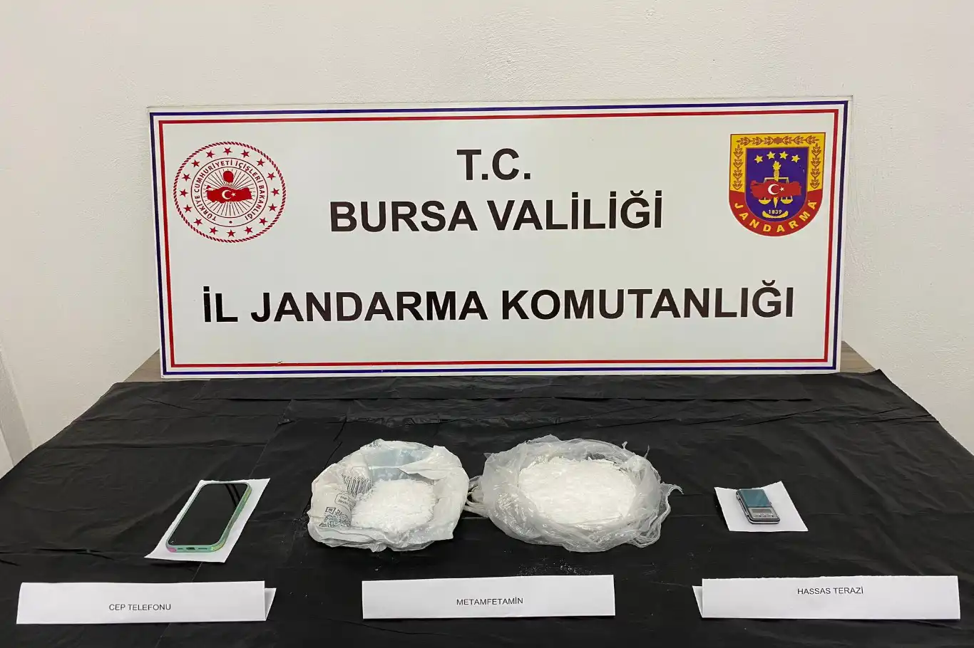 Bursa’da durdurulan araçta uyuşturucu ele geçirildi 