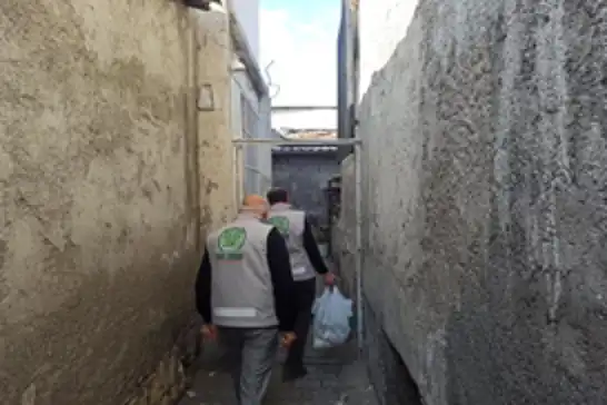 Umut Kervanı Hatay’da Regaib Kandili dolayısıyla gıda yardımında bulundu