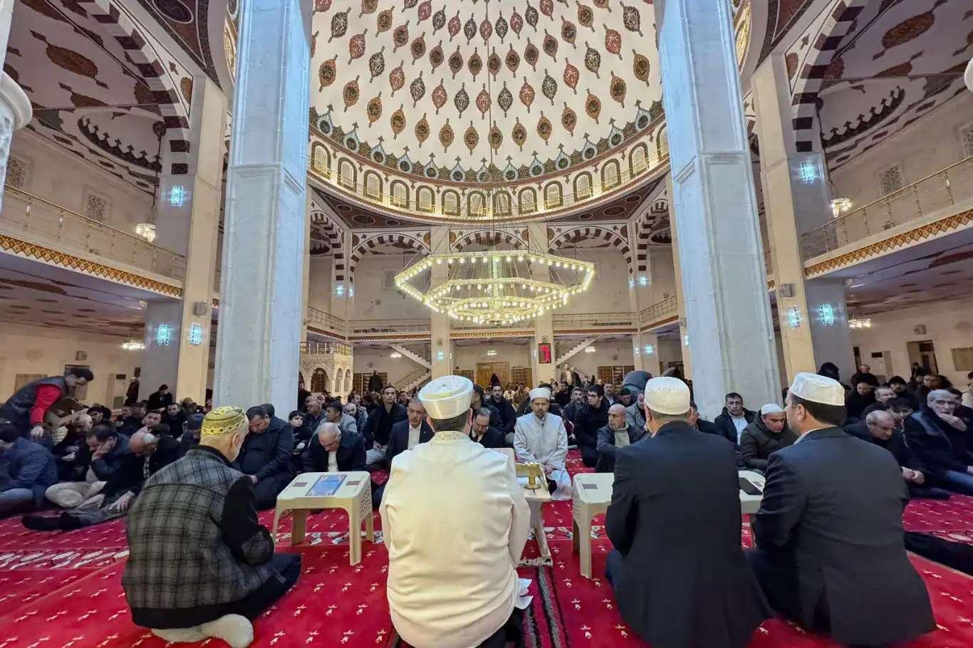 Mardinliler Regaip Kandili'ni idrak etmek için camilere akın etti