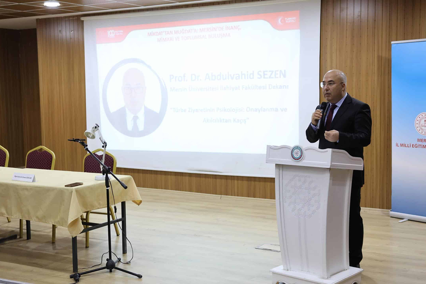 Mersin’de “Altı Minare, Bin Bir Anlatı” paneli düzenlendi