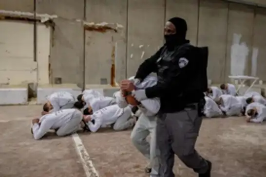 نادي الأسير الفلسطيني: 9300 أسير في سجون الاحتلال يواجهون محواً استعمارياً