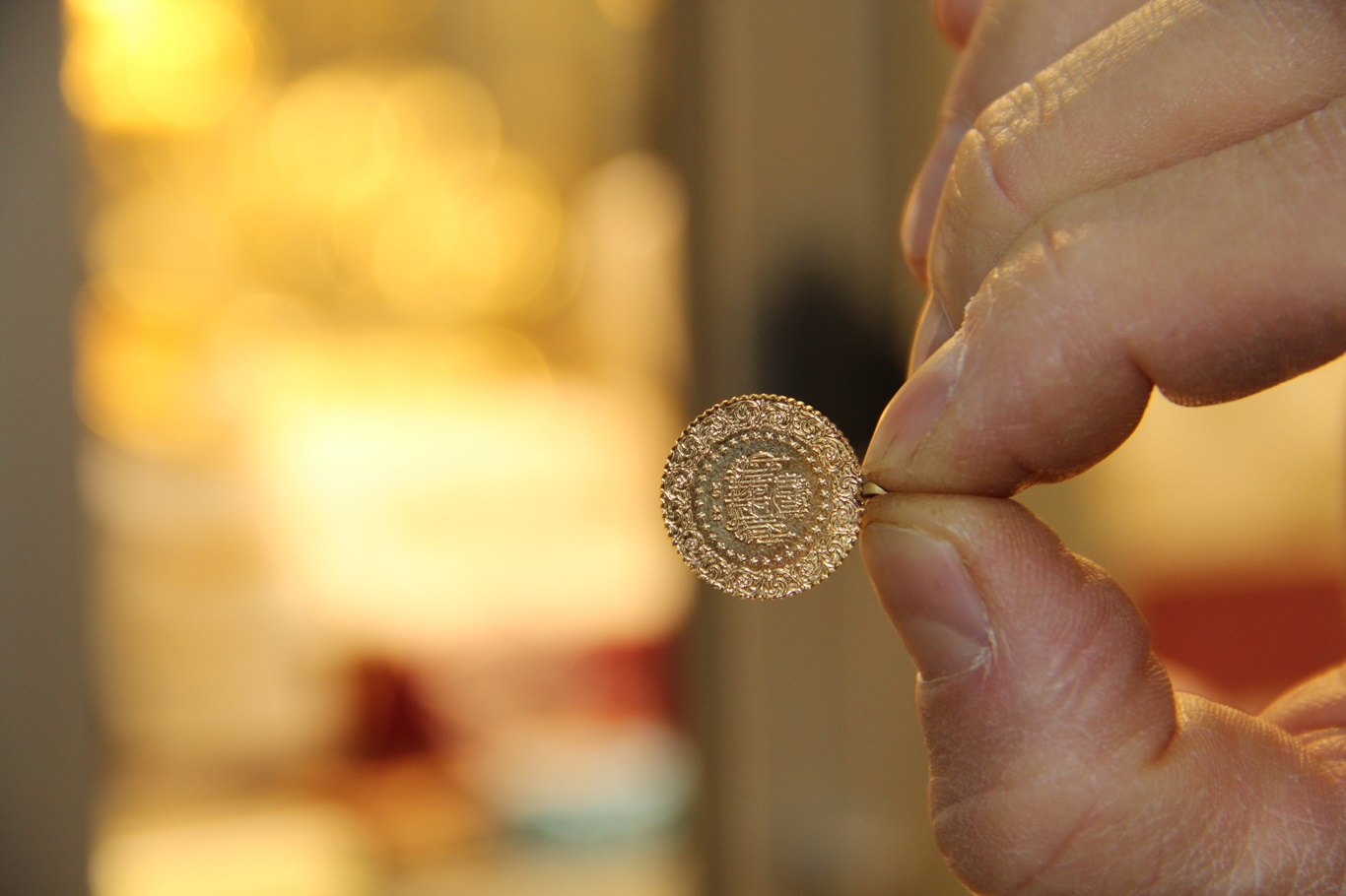 Kuyumculardan altın analizi: 2025 rekorla geçti, 2026 için spekülasyon uyarısı!