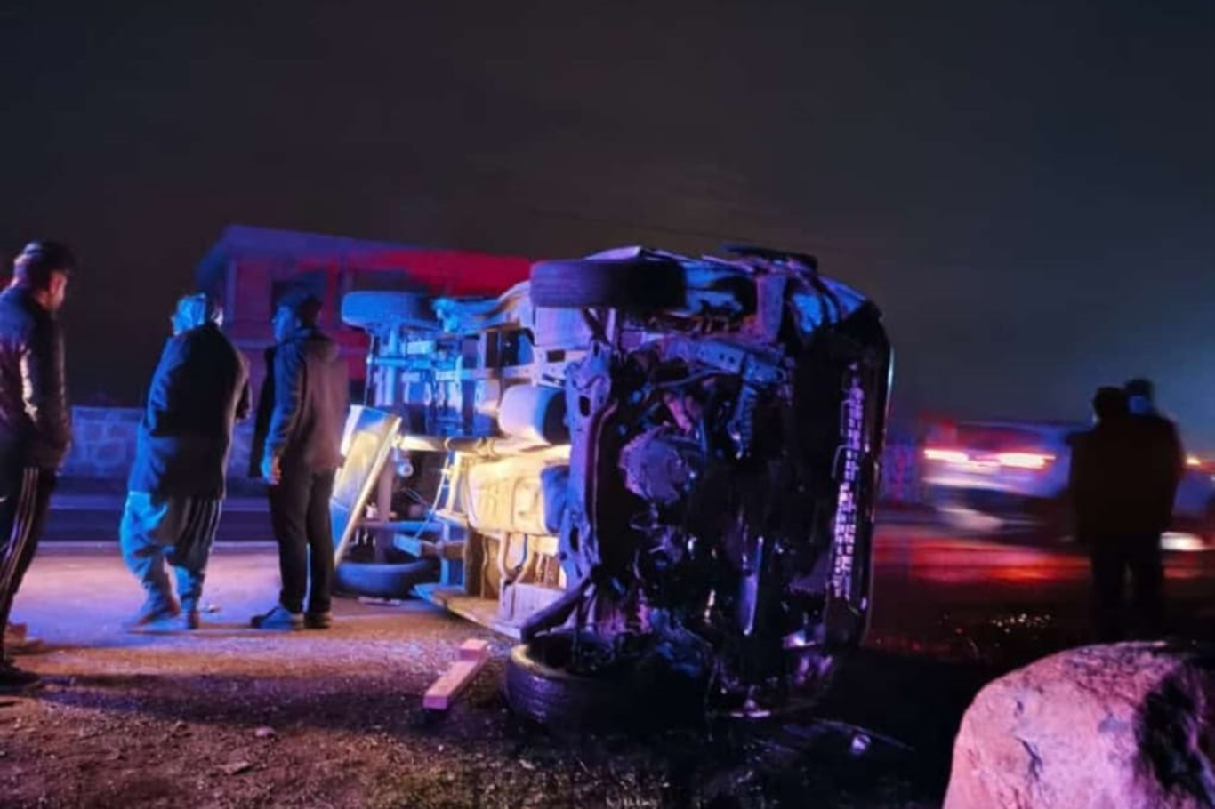 Diyarbakır'da işçi servisi devrildi: 16 yaralı