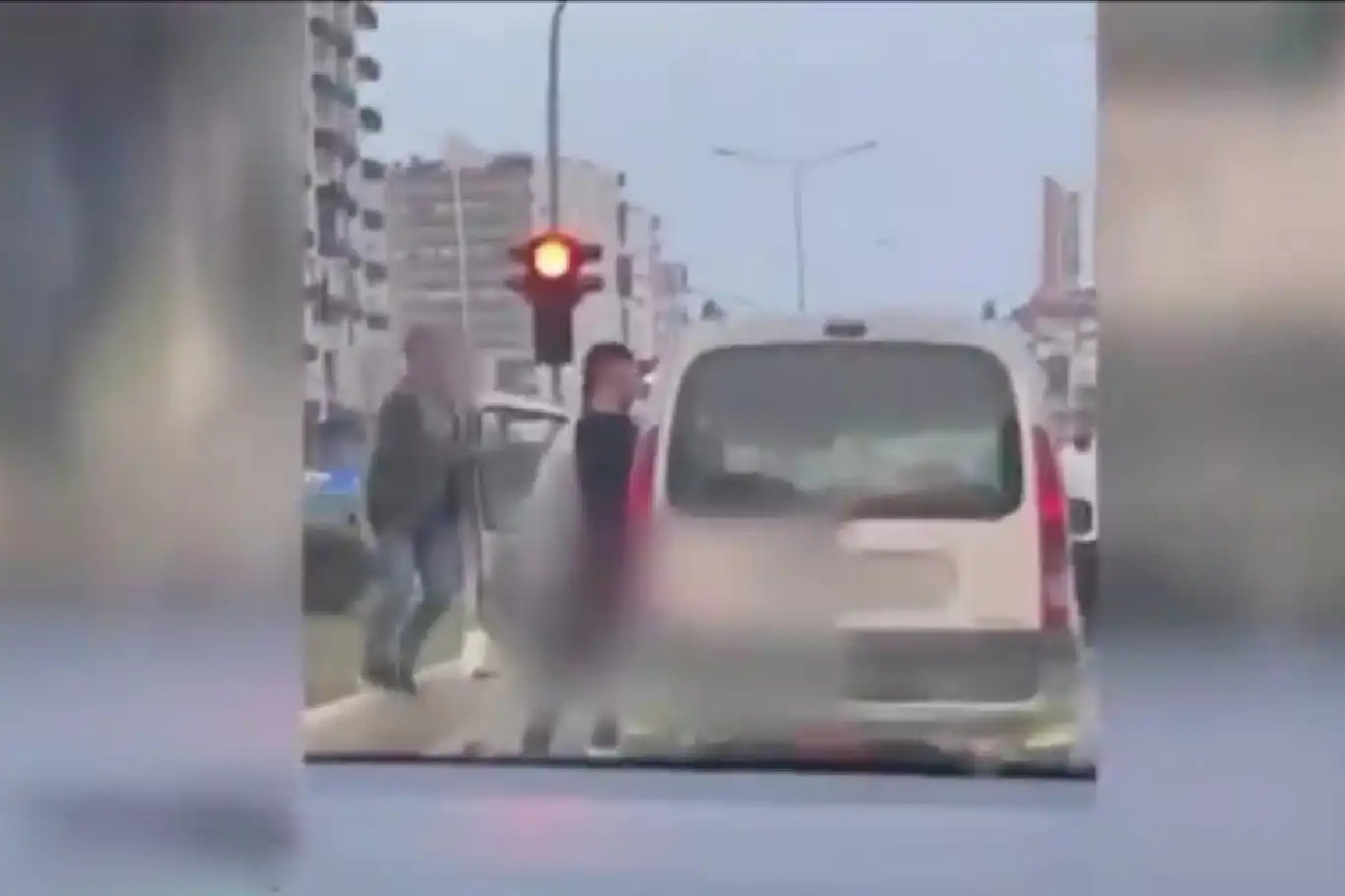 Mersin’de araçtan inip sürücüye saldıranlar yakalandı