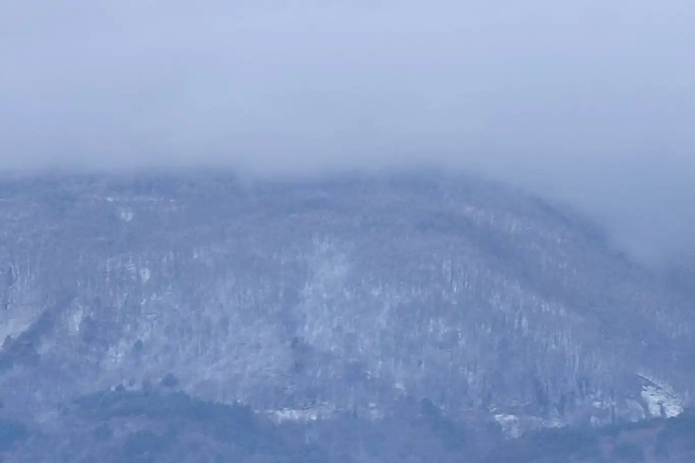 Uludağ’ın etekleri beyaza büründü, Bursa'da kar beklentisi sürüyor