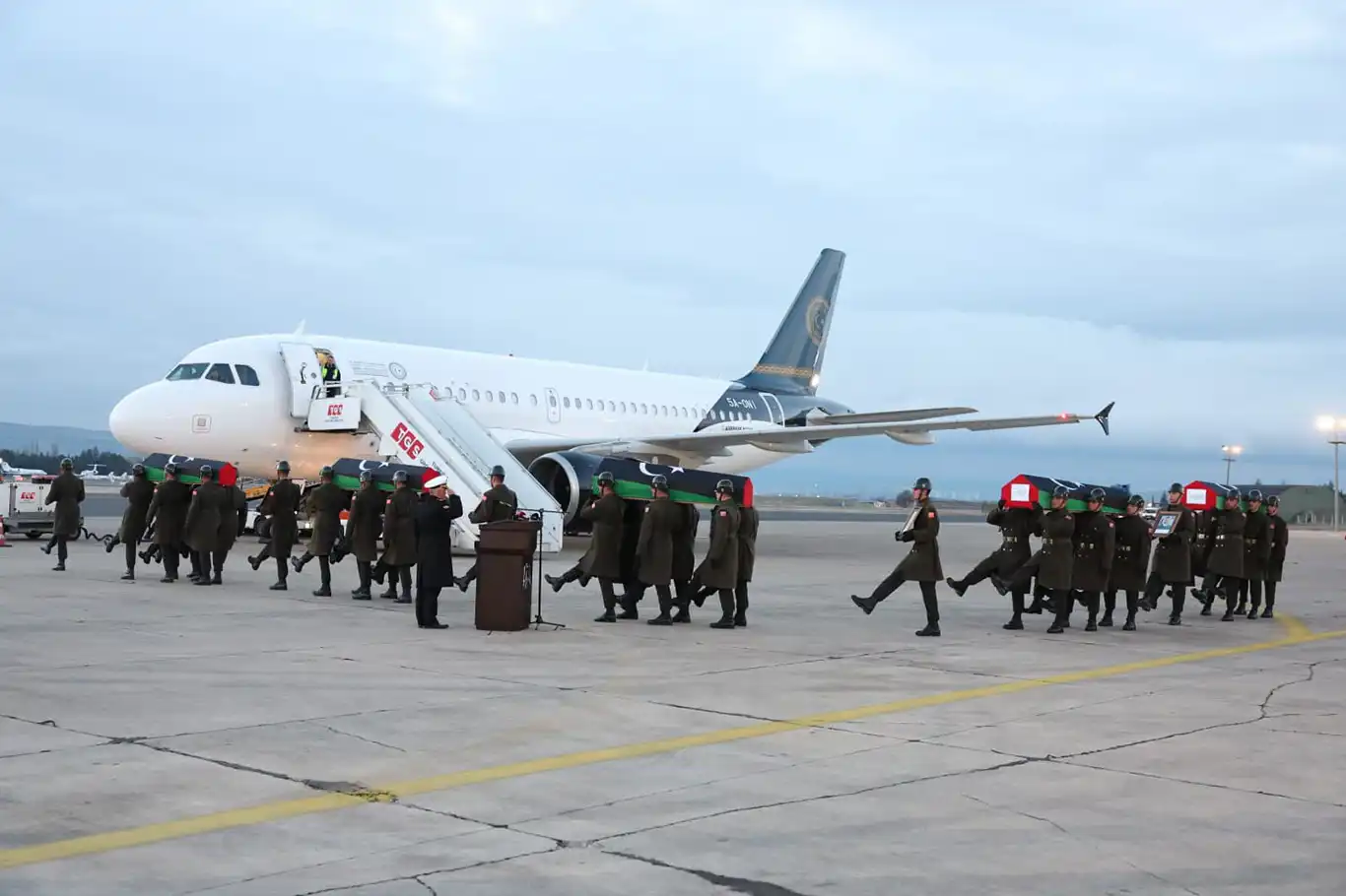 Libyalı komutanlar askerî törenle uğurlandı