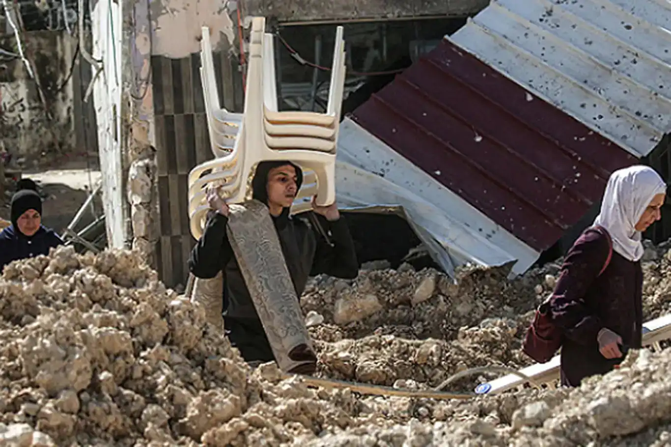 محاكم الاحتلال تكرس قرار التهجير: هدم 25 مبنى في مخيم نور شمس