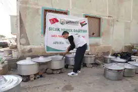 Avrupa Yetim Eli'nden Sudan'da binlerce kişiye sıcak yemek ikramı