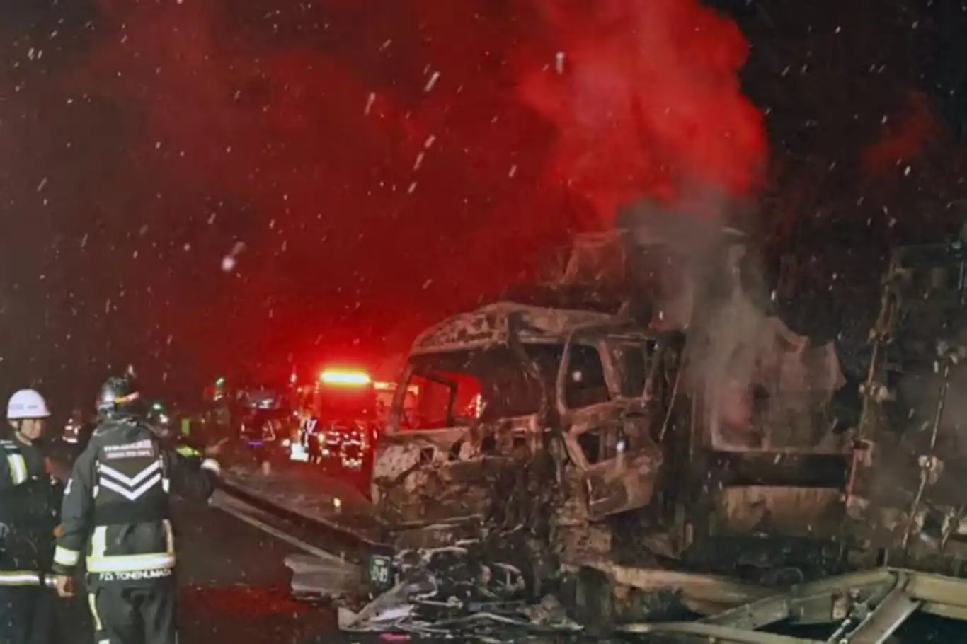 Japonya'da zincirleme kaza: 2 ölü, 26 yaralı