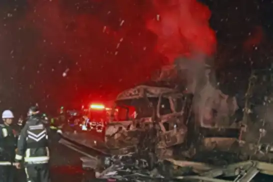 Japonya'da zincirleme kaza: 2 ölü, 26 yaralı