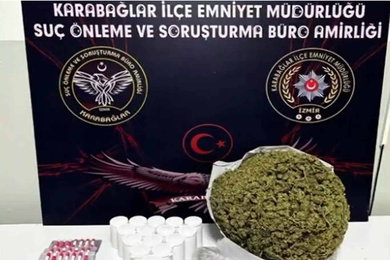 İzmir'de uyuşturucu operasyonu: 2 gözaltı