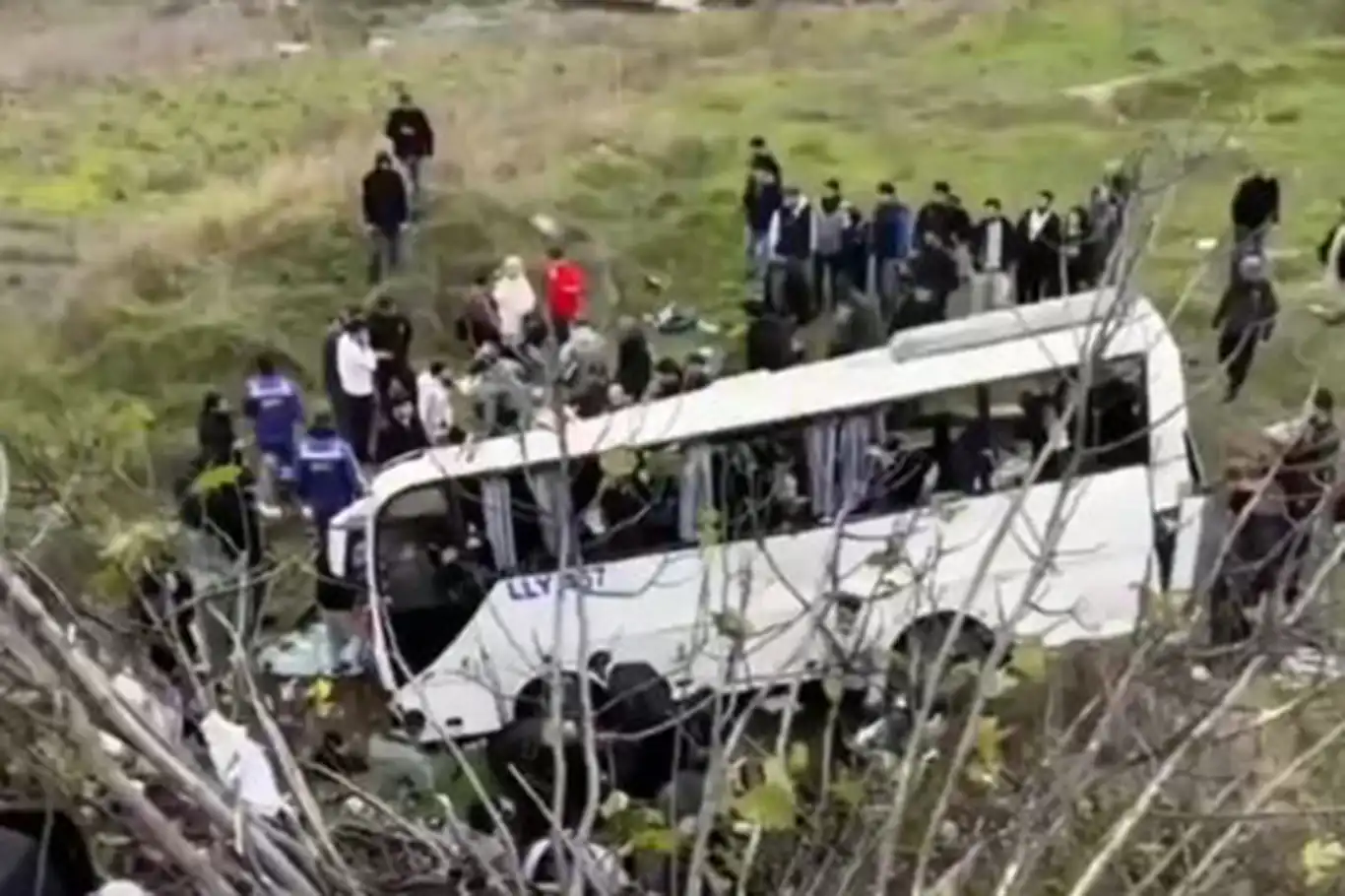 Four killed, nine injured as workers’ minibus overturns in Istanbul