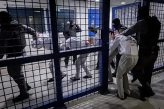 سياسة قتل متعمّد في سجون الاحتلال: عدد الأسرى الشهداء يتجاوز 100