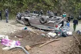 Vietnam’da yolcu otobüsü devrildi: 9 ölü, 9 yaralı