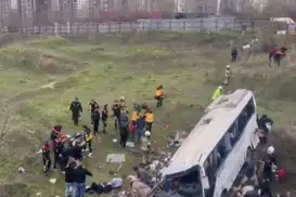 Li Esenyurta Stenbolê mînîbusek qulipî: 5 mirî, 6 birîndar (HAT NÛKIRIN)