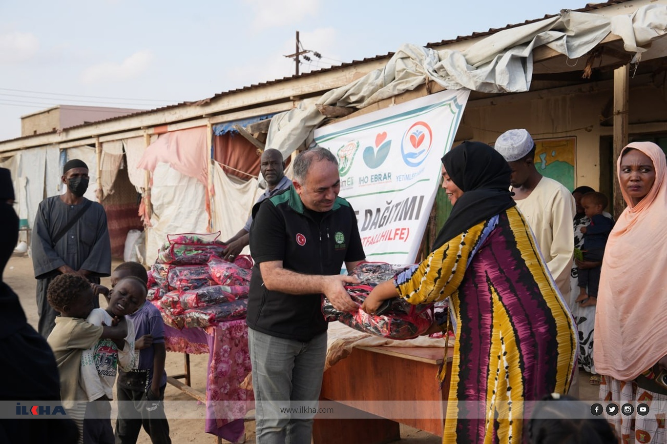 Humanitarian groups deliver lifesaving aid to displaced families in war-torn Sudan