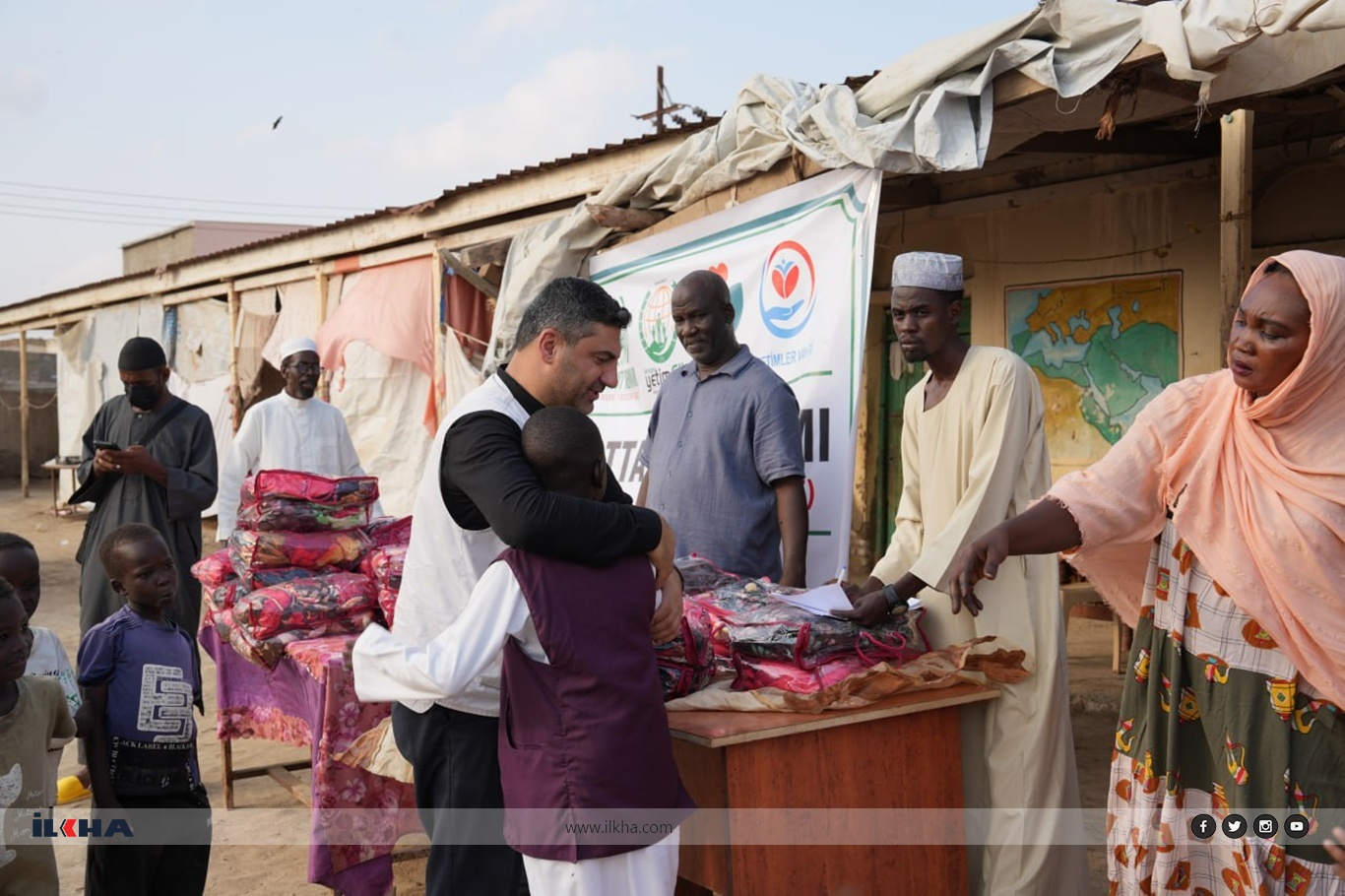 Humanitarian groups deliver lifesaving aid to displaced families in war-torn Sudan