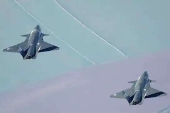 Dünyada bir ilk: İki insansız savaş uçağından otonom yakın kol uçuşu