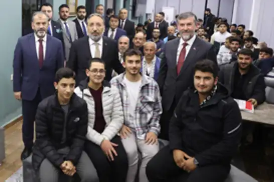 Diyanet İşleri Başkanı Arpaguş, Hatay’da gençlerle buluştu