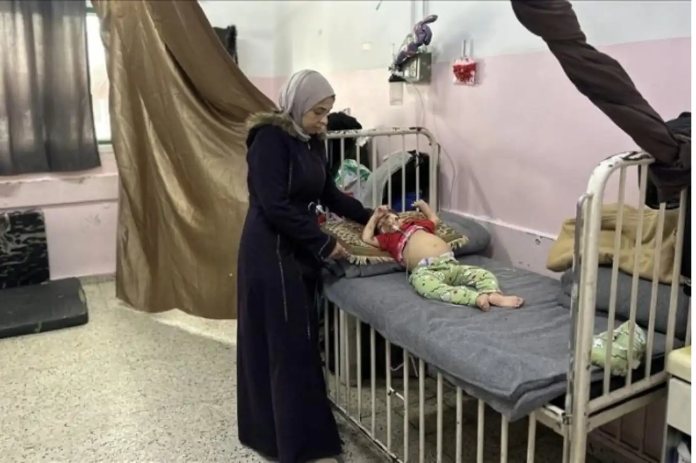 رغم الهدنة… نقص الدواء يحوّل المستشفيات إلى ساحات صراع مع الموت