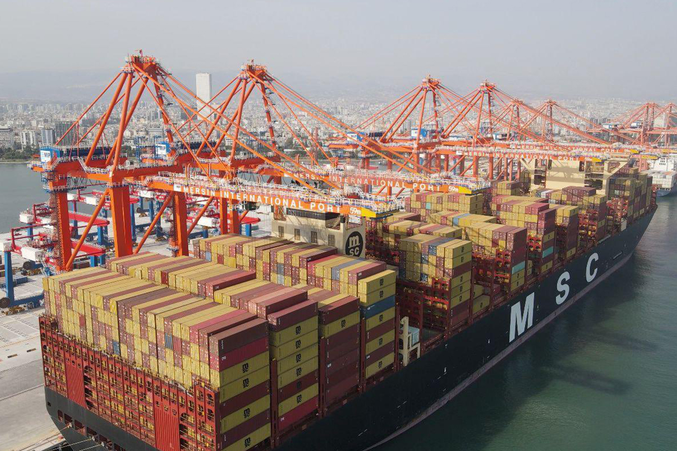 Mega gemilerin yeni rotası Mersin Limanı oldu