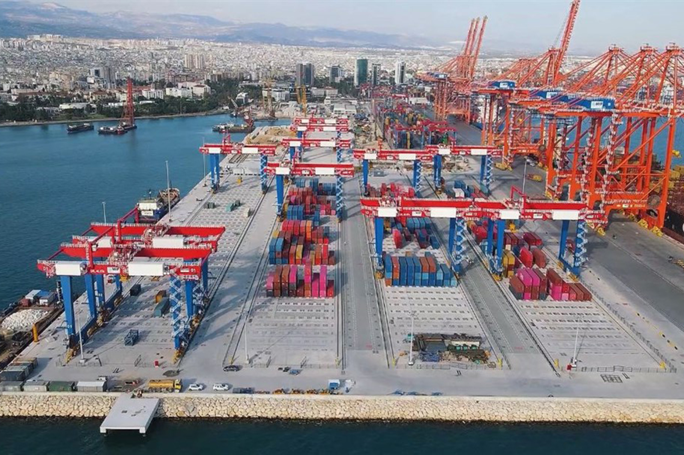 Vali Atilla Toros, Mersin Uluslararası Limanı’nda incelemelerde bulundu