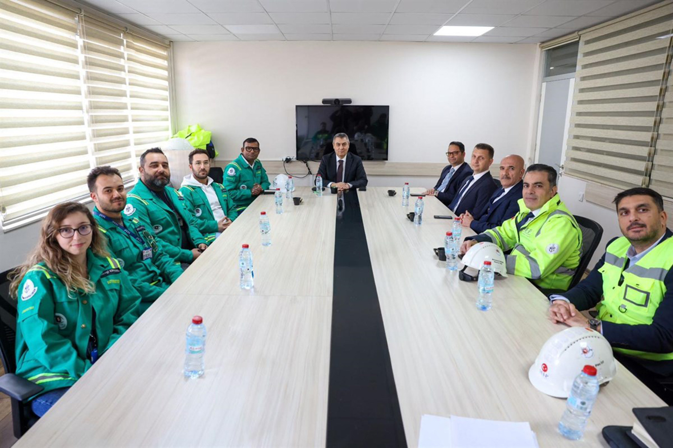 Vali Atilla Toros, Mersin Uluslararası Limanı’nda incelemelerde bulundu