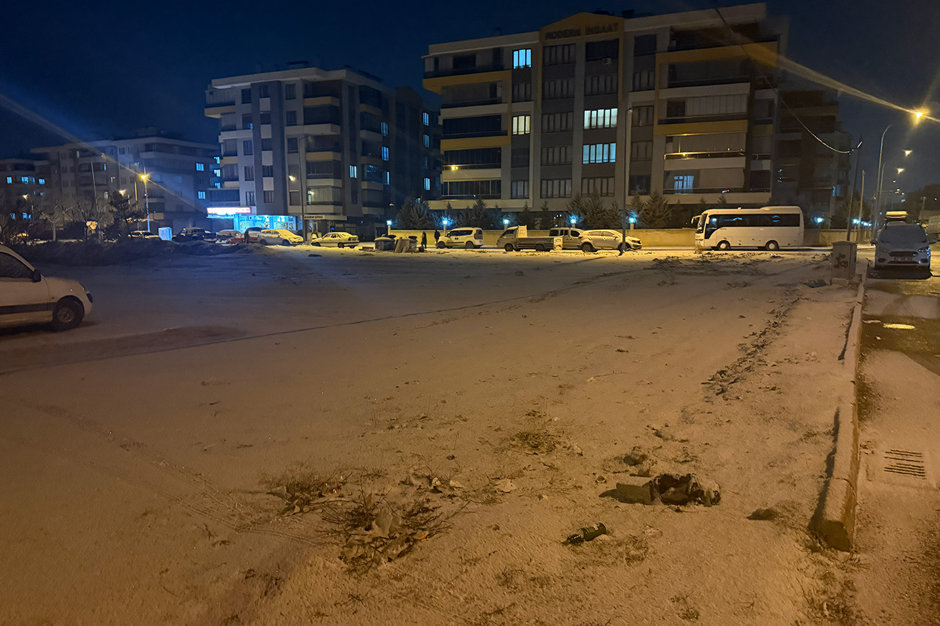 Konya merkezde mevsimin ilk karı yağdı