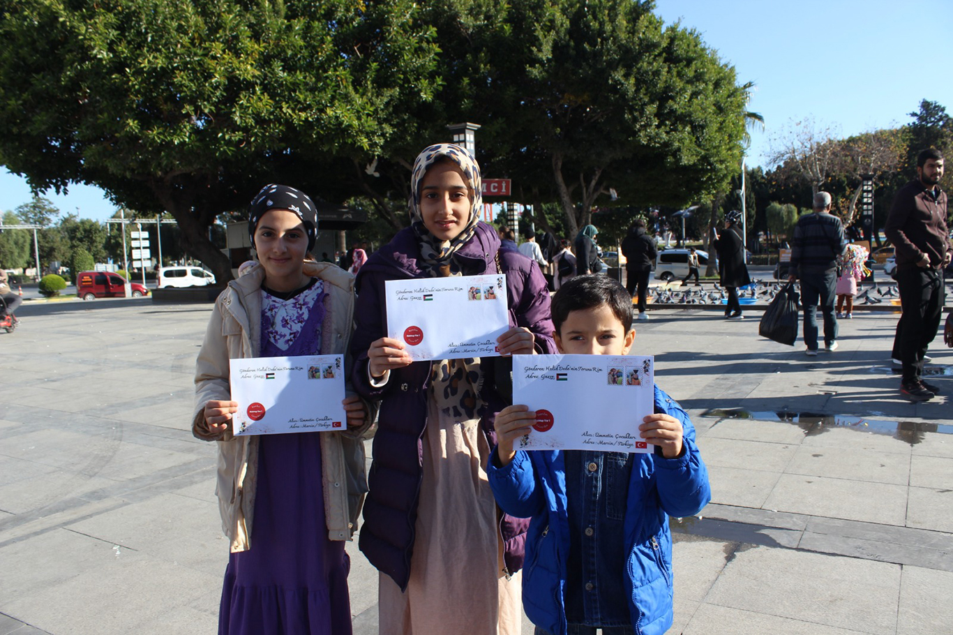 Gazzeli Rim için balonlar gökyüzüne bırakıldı