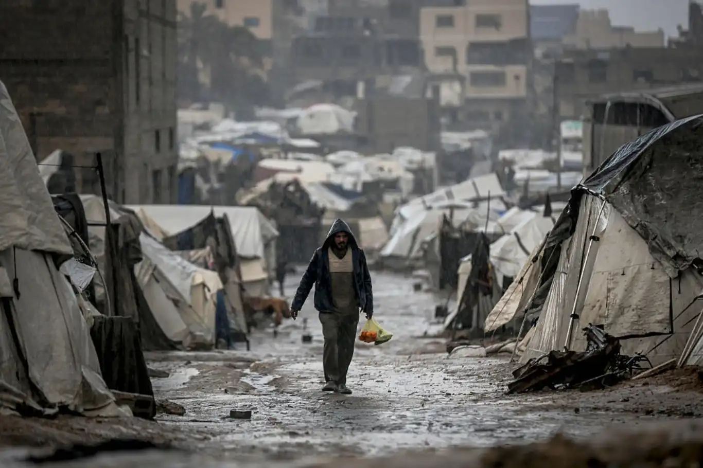 الاحتلال الصهيوني يستمر بشن الغارات الجوية والقصف المدفعي على غزة