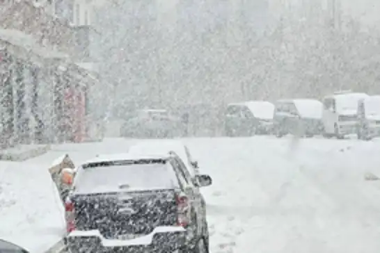 Şırnak’ta yollar buz pistine döndü