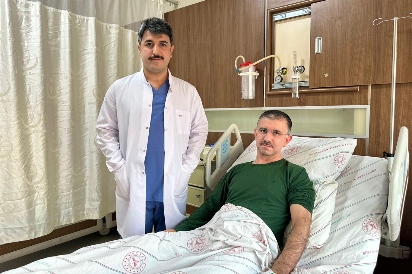 Siirt'te "Staghorn" böbrek taşı tek seansta temizlendi