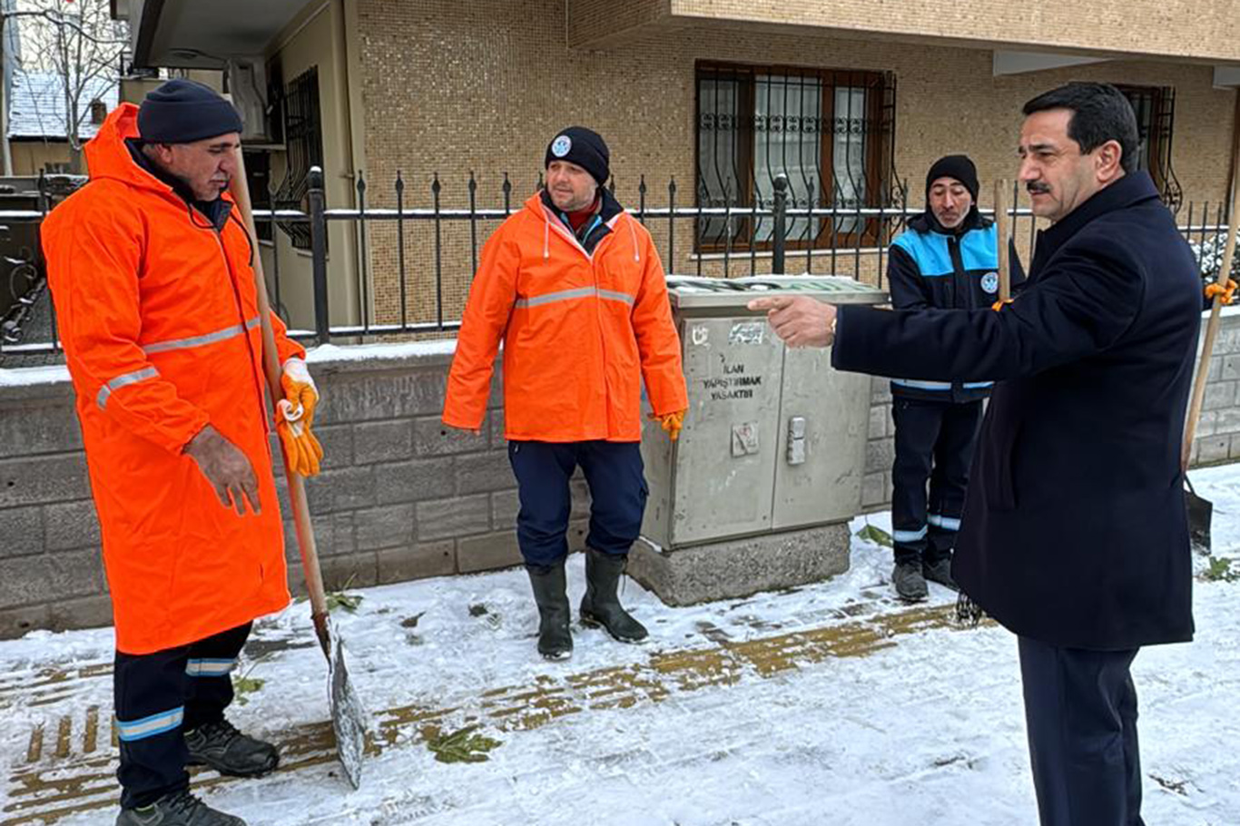 Battalgazi'de karla mücadele sürüyor