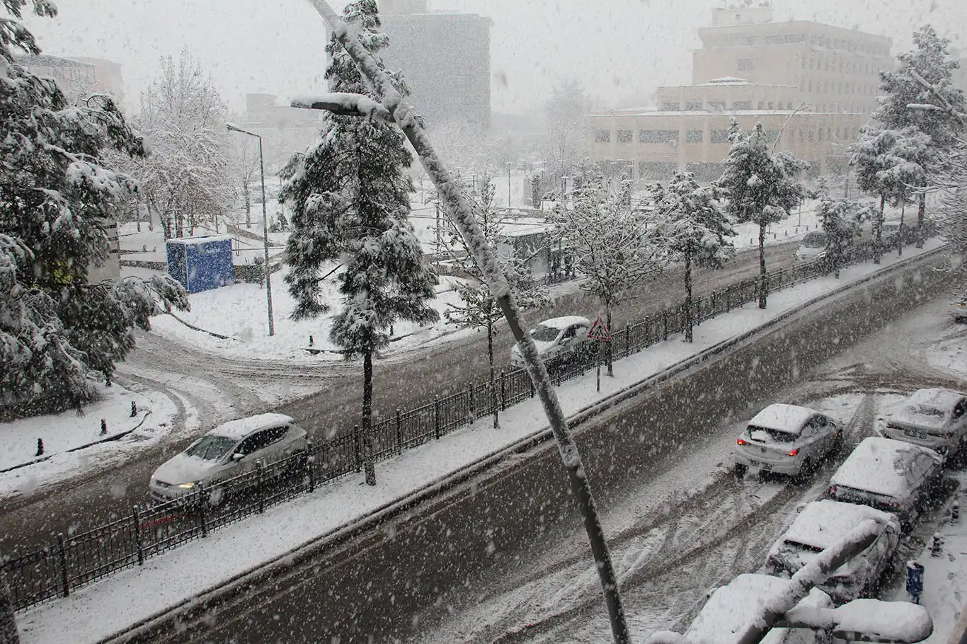Batman'da resmî ve özel eğitim kurumları tatil edildi