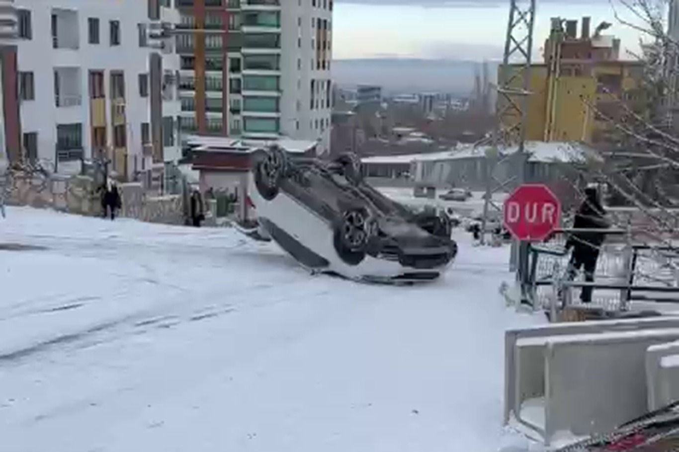 Malatya'da gizli buzlanma kazalara yol açtı