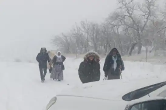 Siirt’te hasta vatandaş, ambulans ve mahsur kalan araçlar kurtarıldı